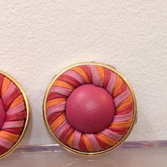 Vintage Round Clip Earrings, Pink Orange Gold, Fashion Jewelry - Picture 3 of 12